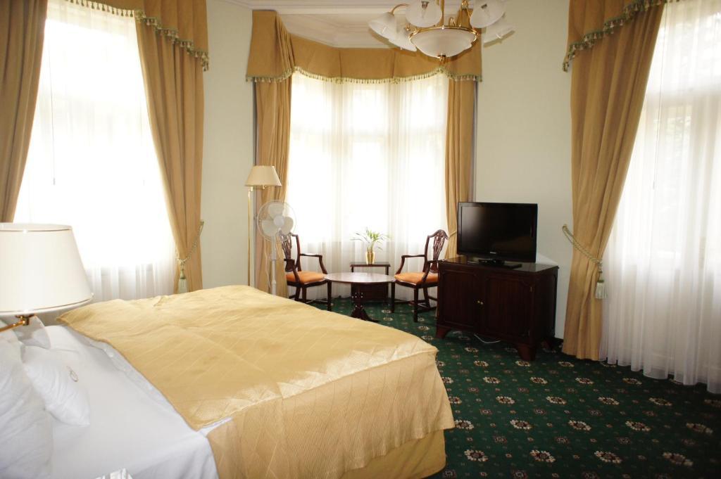 米尼翁酒店 卡罗维发利 客房 照片